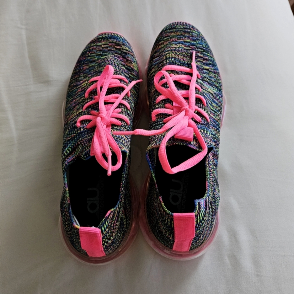 Air Underground Anya Knit. Size 6.5 M